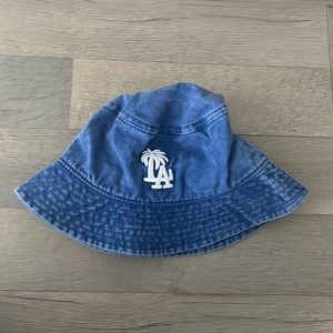 Denim LA Bucket Hat 💙